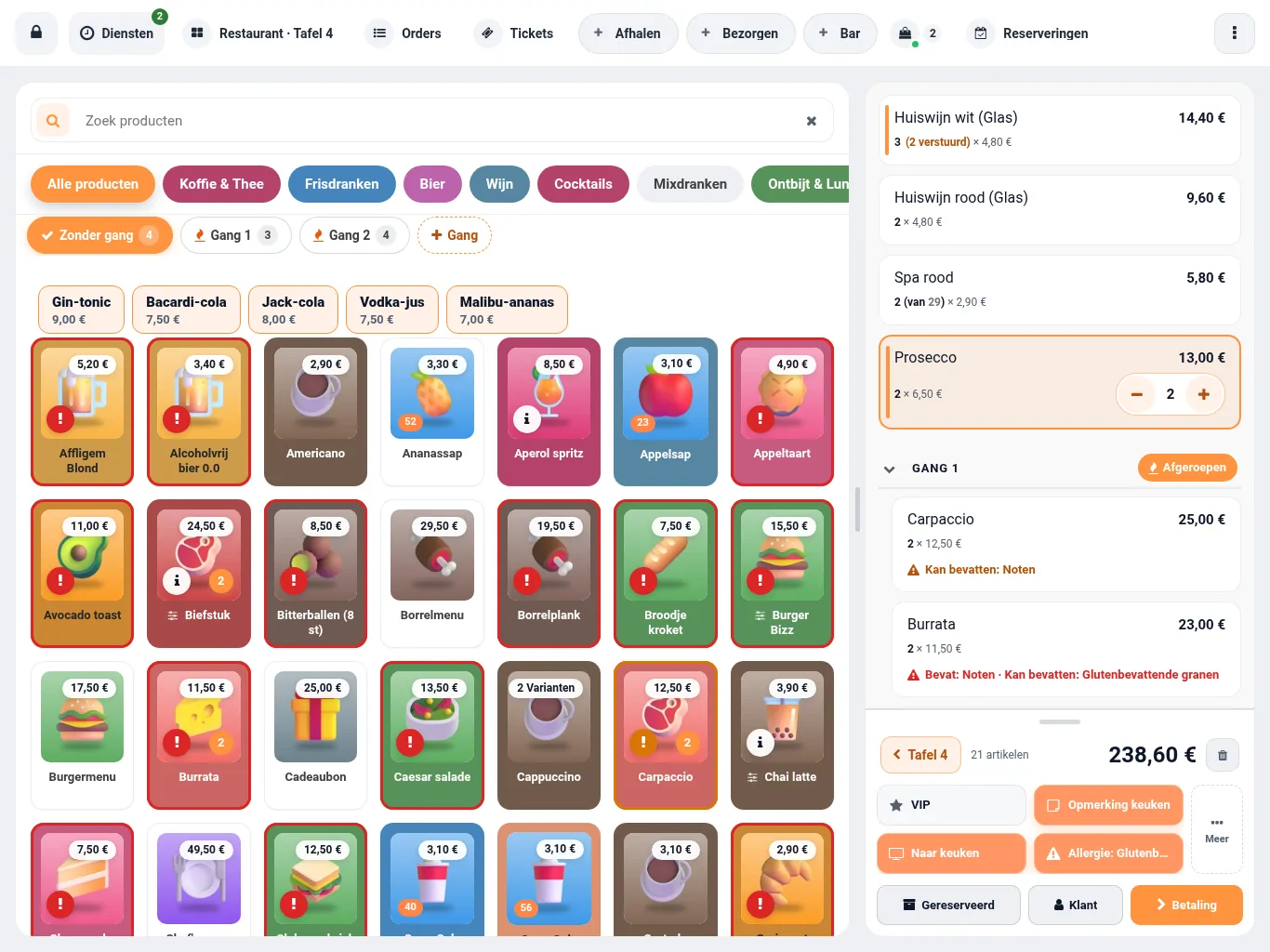 Een tafelbestelling met gemarkeerde nieuwe regels en de knop Naar keuken