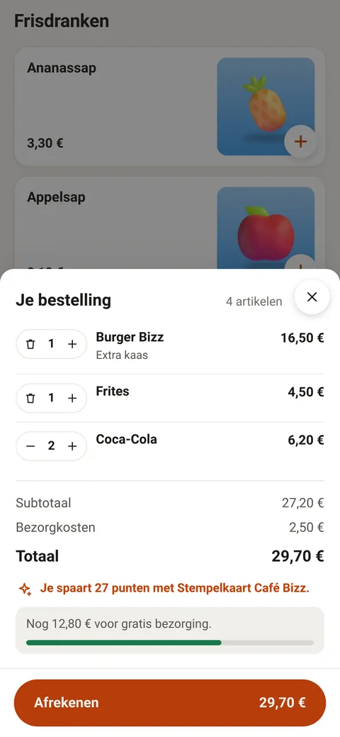 De bestelling op de telefoon met subtotaal, bezorgkosten, spaarpunten en de knop Afrekenen